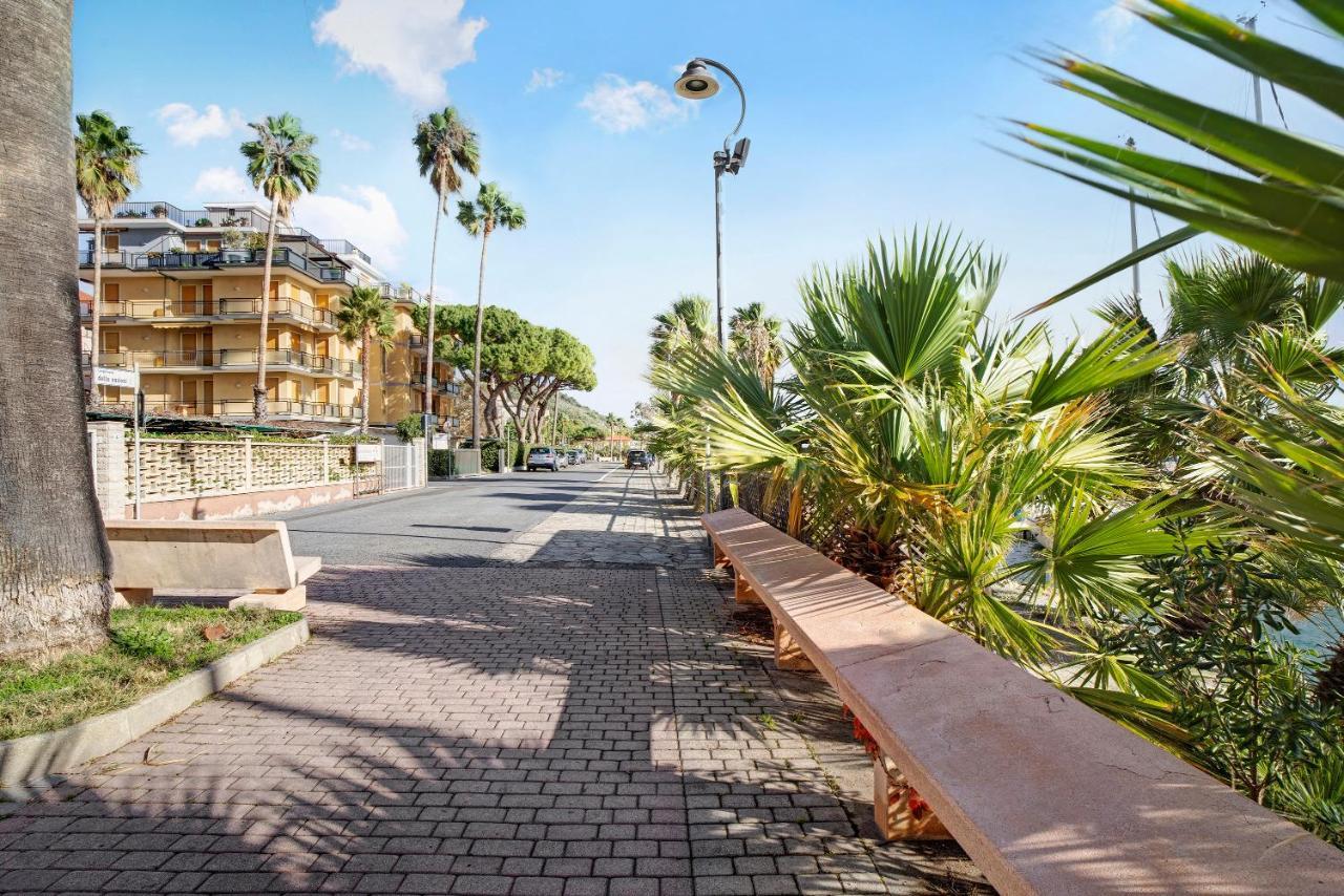 Apartamento Casa Laura Elena San Bartolomeo Al Mare Exterior foto